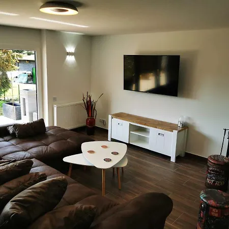 Oebel In Vakantiehuis *