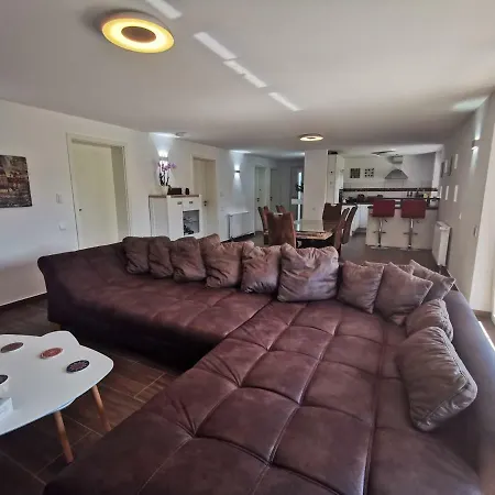 Tatil Evi Oebel In *