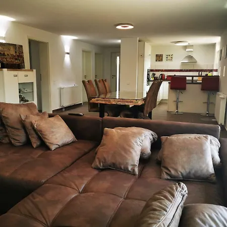 Oebel In Prázdninový dům *